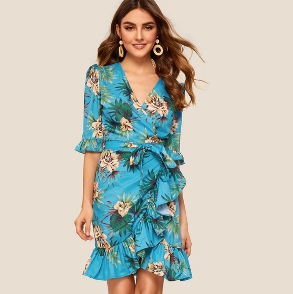 unbranded Dresses & Skirts - Self tie ruffle floral palm leaves dress med 4-6